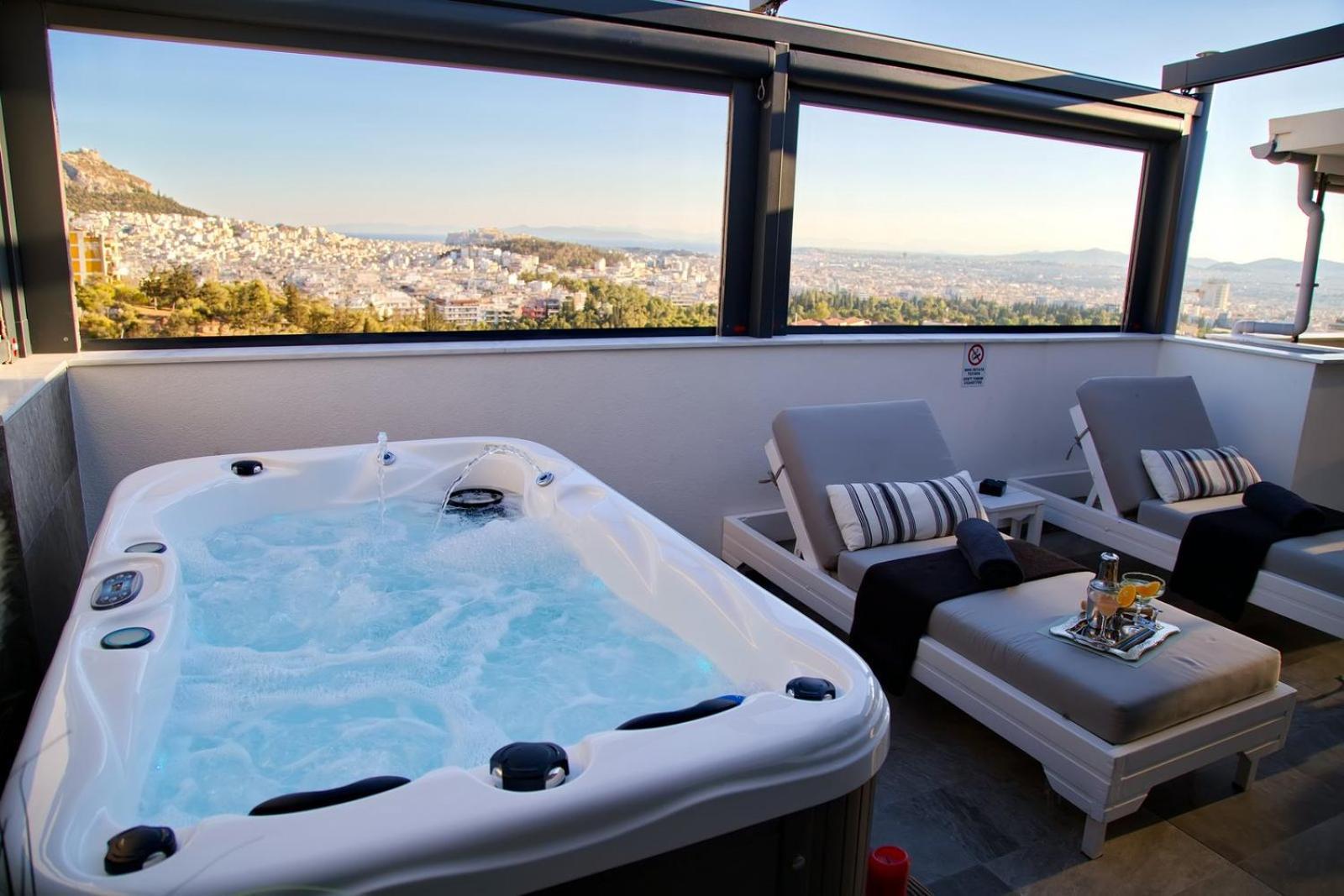 Alex With Private Jacuzzi *